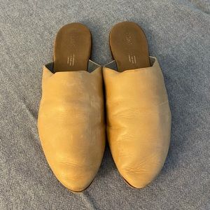 Tom’s Taupe Mules
